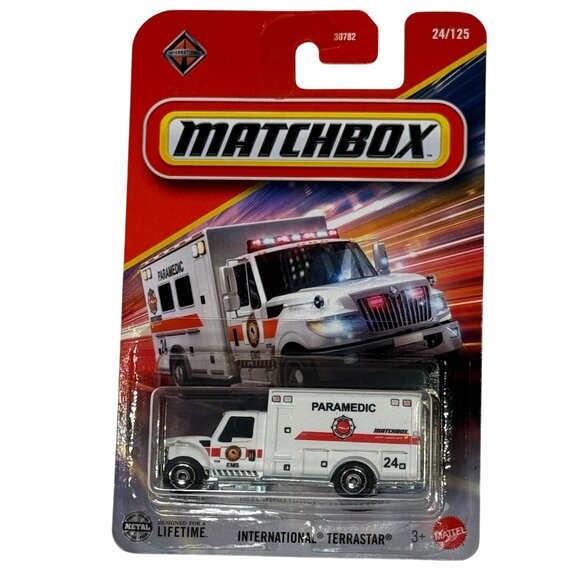 Matchbox International TerraStar Paramedic Ambulance • 24/125 • Diecast Truck - Picture 1 of 6